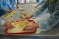 Студенты группы «Управление персоналом» 24 апреля осваивали производственный процесс в частной пекарне